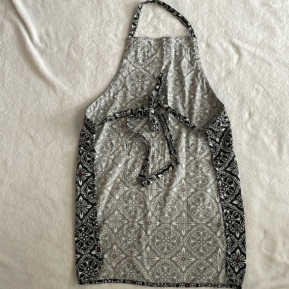 Vera Bradley Apron - Picture 3 of 5